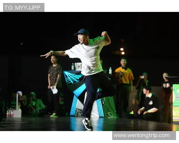 南京街舞队的边路渗透战术解析与街舞文化的深度结合 南京街舞队的边路渗透战术解析与街舞文化的深度结合